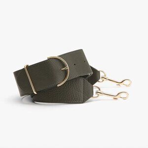 Cuyana Adjustable Wide Strap in Dark Olive Pebbled Leather